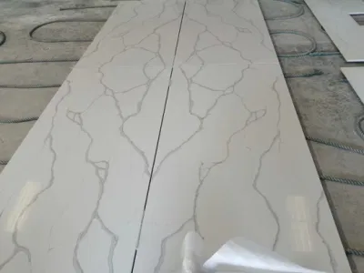 Melhor laje de pedra de quartzo artificial com aparência de mármore Statuario Calacatta (221130